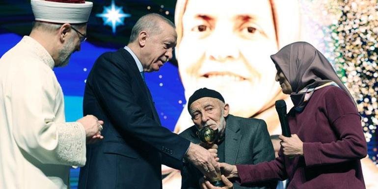 TDV International Goodness Awards Presiden Erdogan menghadiri upacara tersebut.