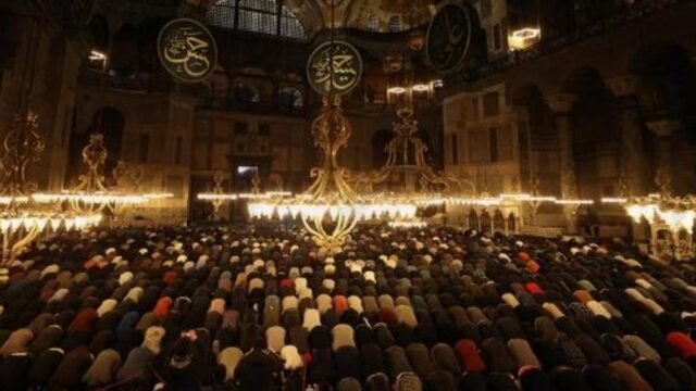 Kebajikan Doa Tarawih: Apa Perbuatan Doa Tarawih pada Hari Ketiga?
